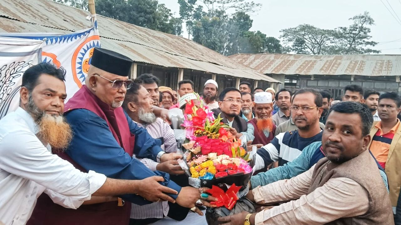 মতলব দক্ষিণে বিএনপিতে যোগ দিলেন পাঁচ শতাধিক সনাতনী ধর্মাবলম্বী