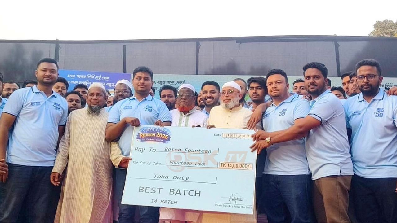 হাসনাত আব্দুল্লাহর তহবিলে ১৪ লাখ টাকা দিলেন সহপাঠীরা