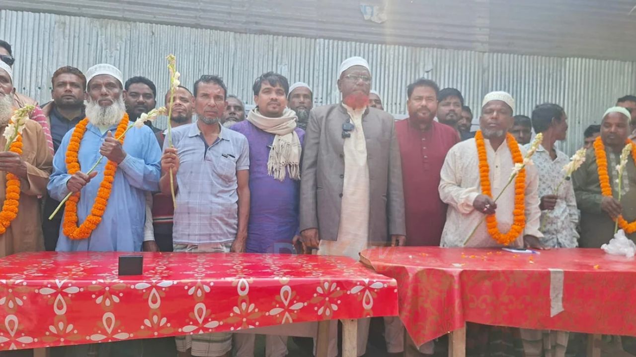 জলঢাকায় বিএনপির অর্ধশতাধিক নেতা-কর্মী জামায়াতে ইসলামিতে যোগদান