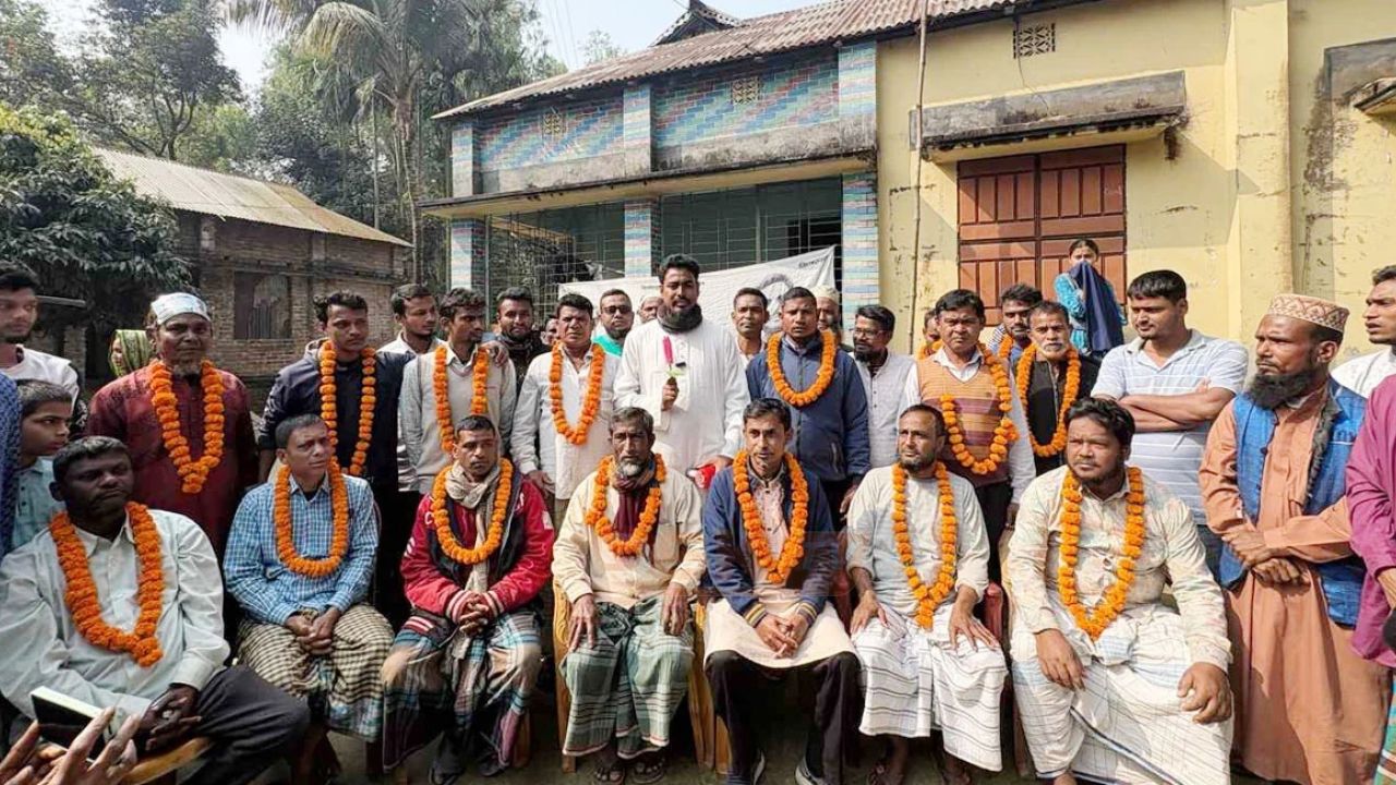 বিএনপি ছাড়লেন অর্ধশতাধিক নেতাকর্মী, এনসিপিতে যোগদান