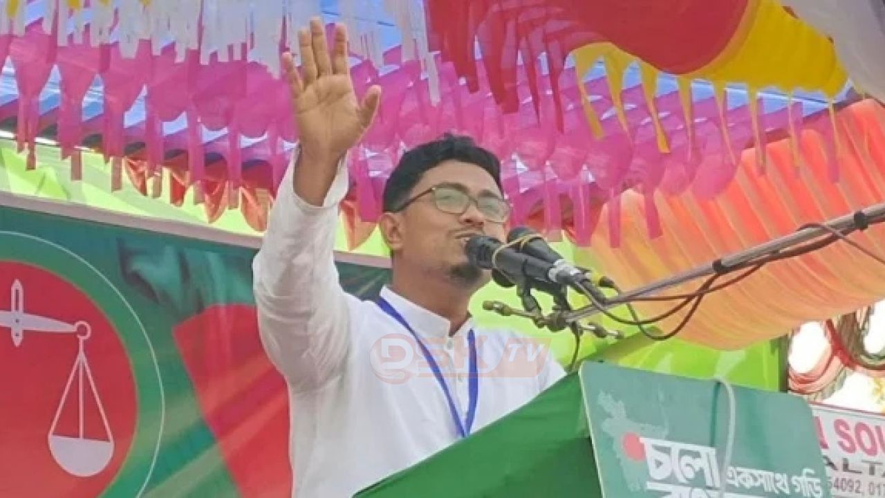 তরুণদের কাজ হচ্ছে প্রতিটি কেন্দ্র পাহারা দেওয়া