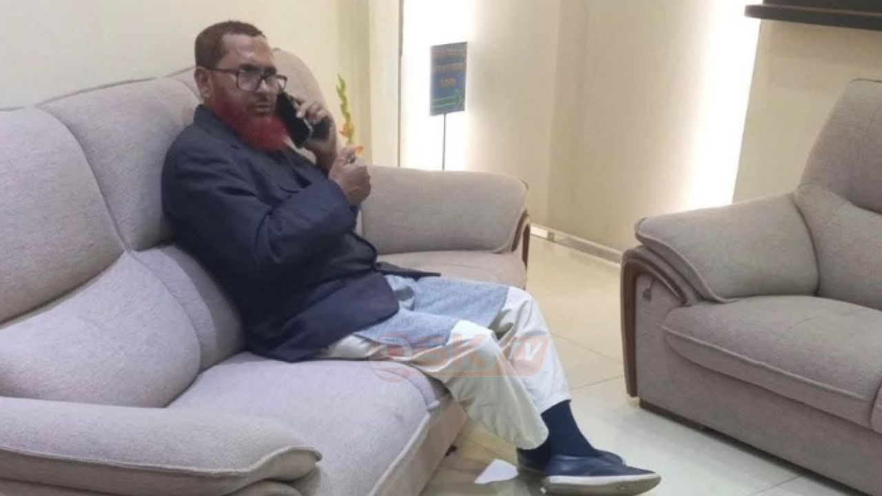  ৫০ লাখ টাকাসহ জামায়াত আমির আ'টক