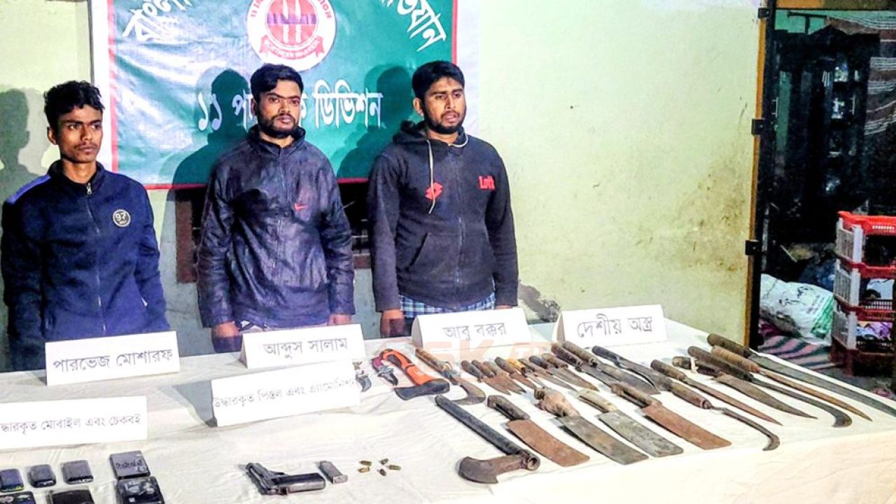 গু'লিভর্তি পি'স্তল-দেশীয় অ'স্ত্রসহ বিএনপির তিন নেতাকর্মী গ্রে'ফতার