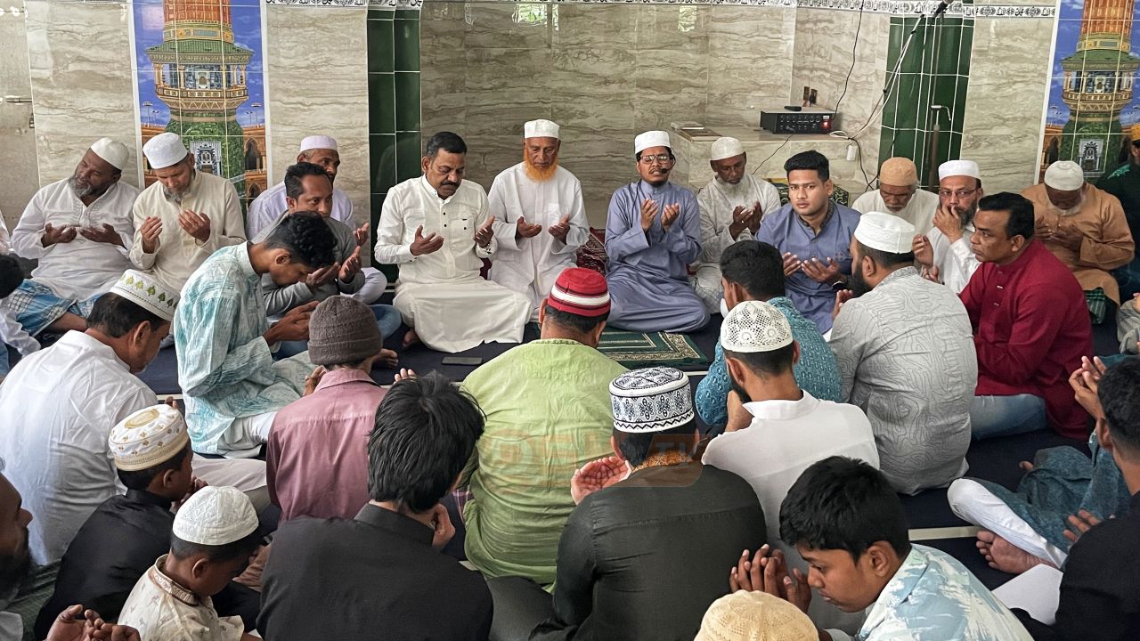 বিএনপির নিরঙ্কুশ বিজয়ে মতলবে বাদ জুমা দোয়া মাহফিল