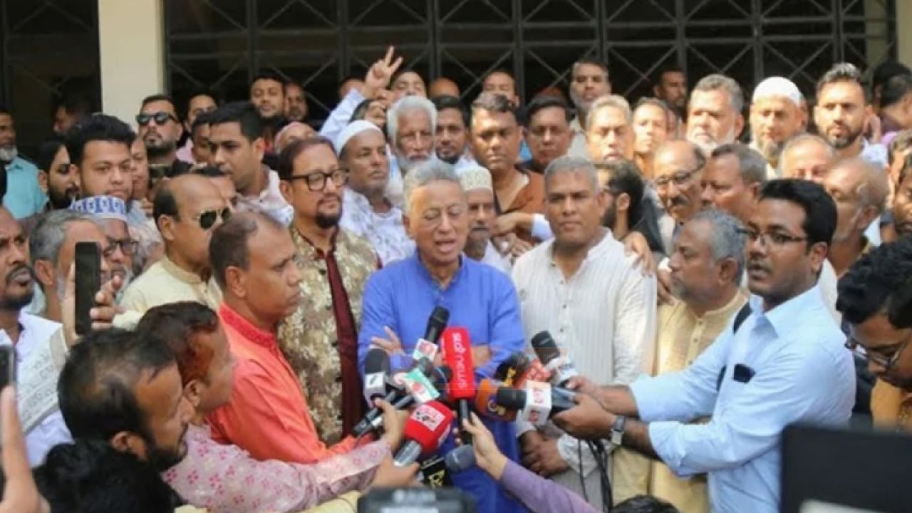 ৪ দিনের মধ্যে চট্টগ্রাম বন্দরের পণ্য খালাস করতে অর্থমন্ত্রীর নির্দেশ