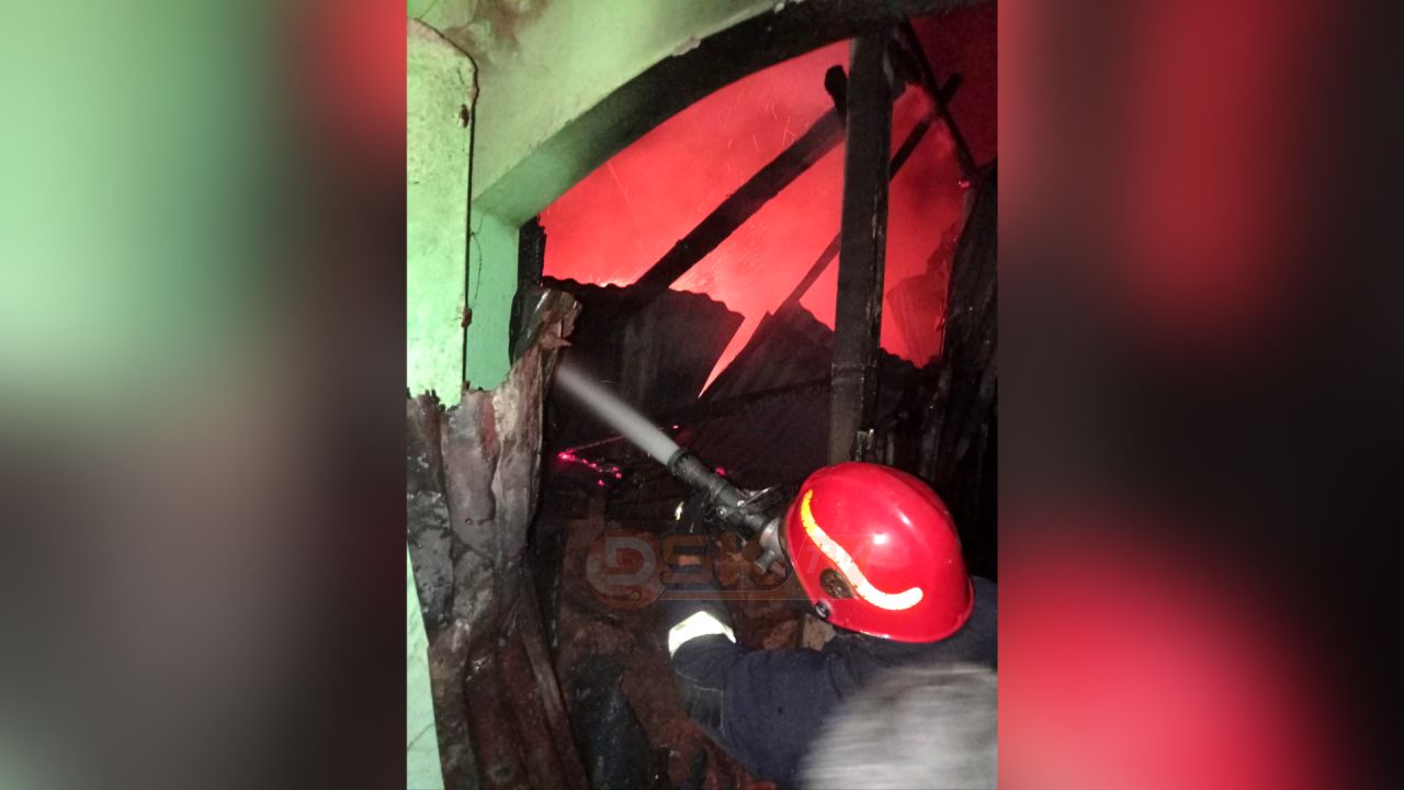 মতলবে মধ্যরাতে কারখানায় ভয়া'বহ অগ্নি'কাণ্ড