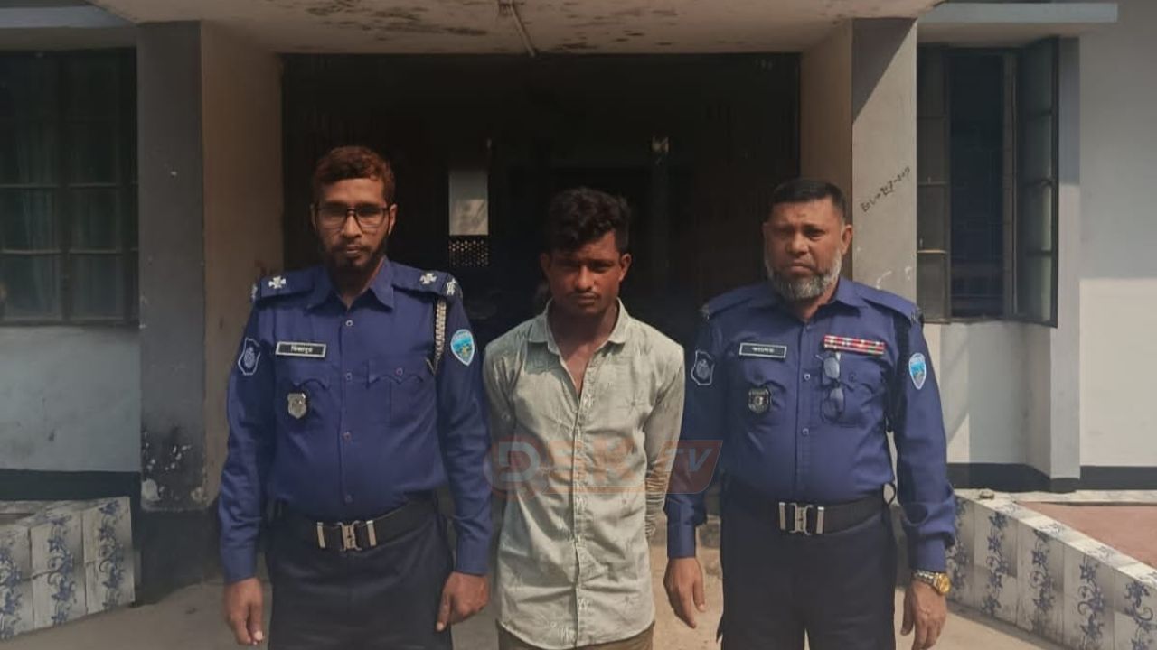 বিশেষ অভিযানে ডা'কাতি প্রস্তুতি ও ছিন'তাইসহ ৮ মা'মলার আসামি'কে গ্রেফ'তার করেছে পুলিশ 