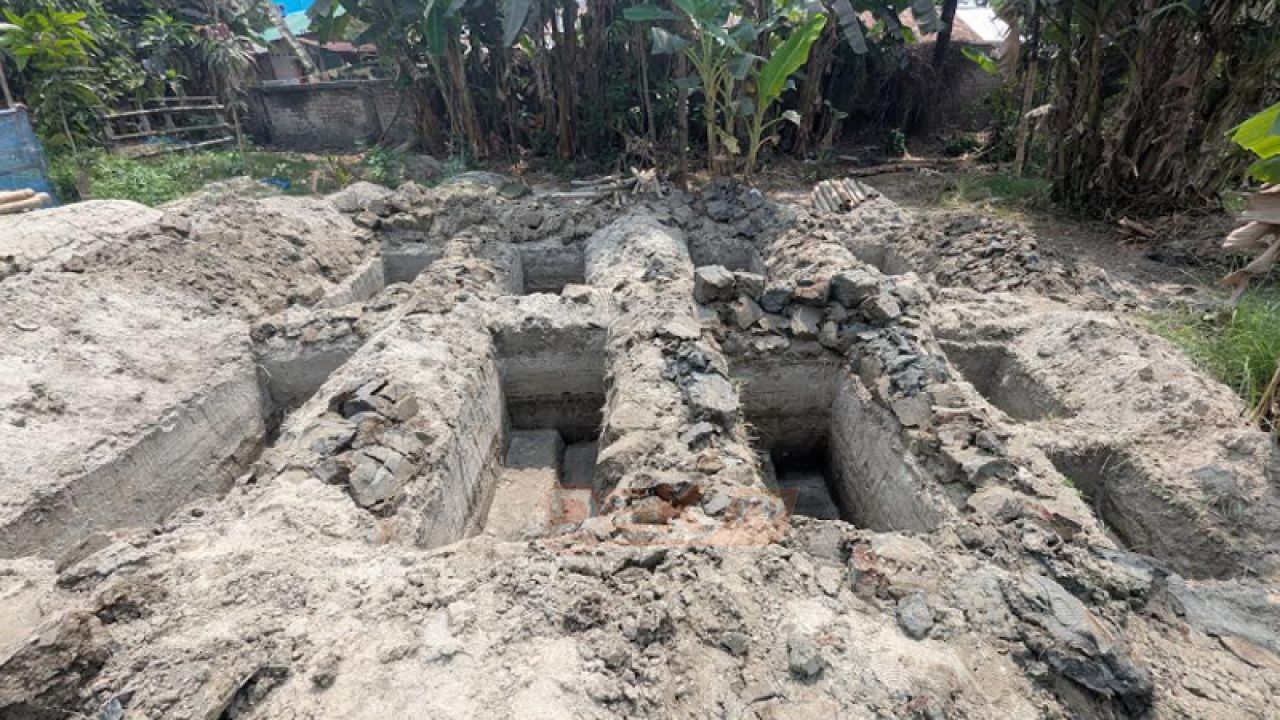 মোংলায় একই পরিবারের ৯ জনের জন্য পাশাপাশি ক'বর