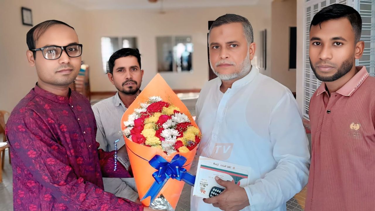 মাননীয় হুইপ এর সাথে সৌজন্যে সাক্ষাৎ করে  অভিনন্দন জানান বউসার কেন্দ্রীয়  সভাপতি