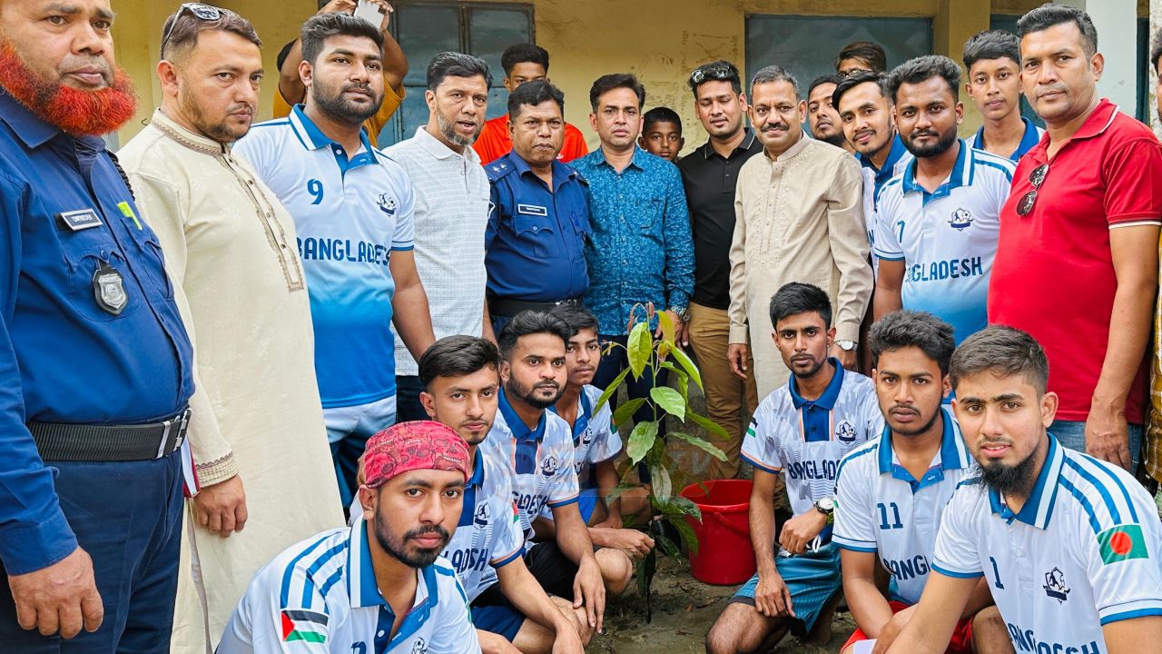 মতলবে মা'দক বিরোধী ফুটবল ম্যাচ ও বৃক্ষরোপণ কর্মসূচি অনুষ্ঠিত