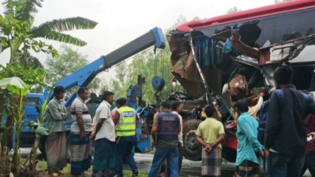 সড়কে মৃ/ত্যুর মিছিল থামছেই না, সাতসকালে ঝরলো আরও ২ প্রাণ
