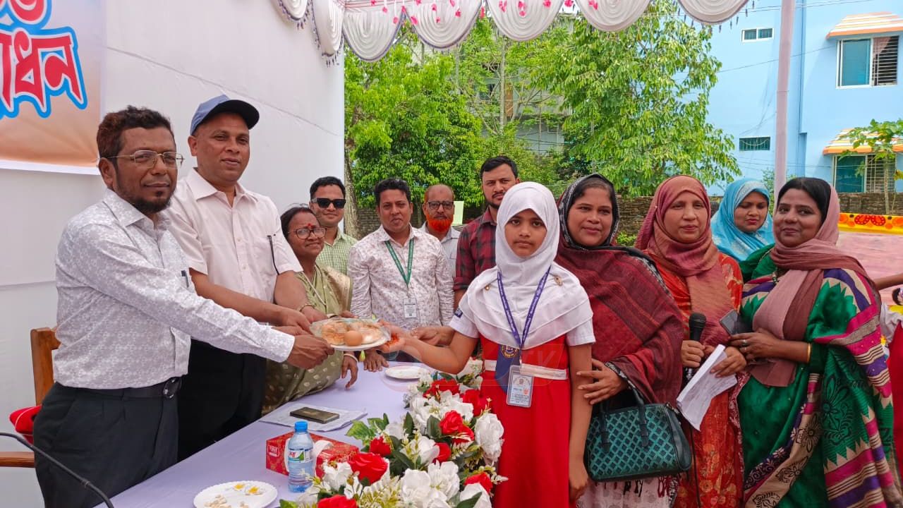 পিরোজপুরে ১৩৪টি প্রাথমিক বিদ্যালয়ে স্কুল ফিডিং কর্মসূচির উদ্বোধন