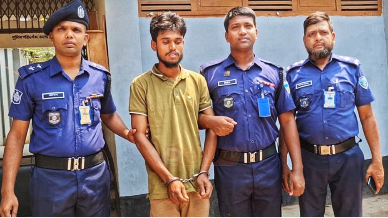 মতলবে খামারশ্রমিক হ'ত্যা, সীমান্ত থেকে হ'ত্যাকারী গ্রে'প্তার