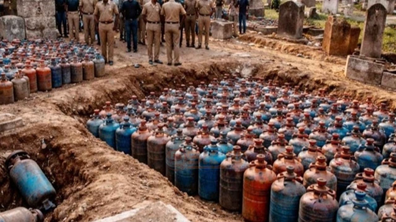 এবার ক'বরস্থান থেকে উদ্ধার হলো ৪১৪ গ্যাস সিলিন্ডার  