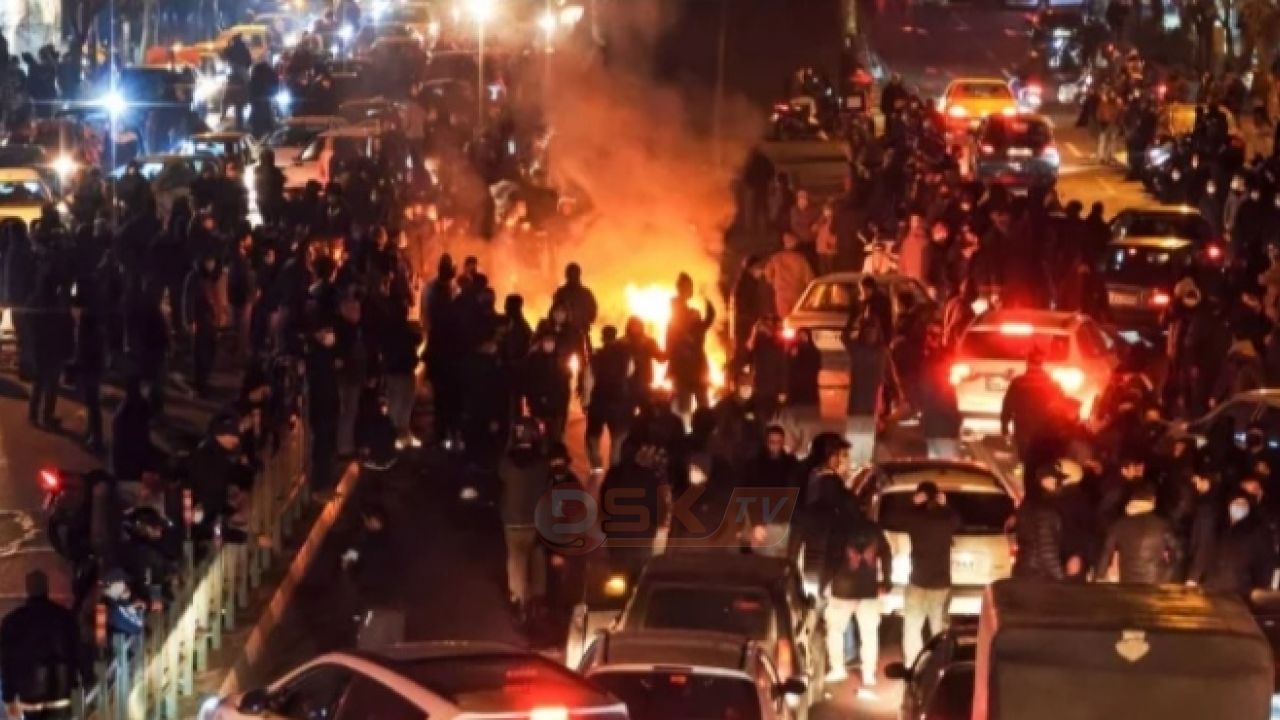 সরকারবিরোধী বি'ক্ষোভে অংশ নেওয়া দুইজনের ফাঁ'সি কার্যকর করলো ইরান