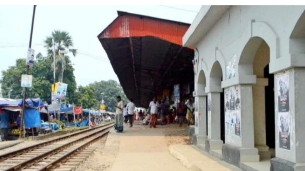 ট্রেন থেকে নামতে গিয়ে দুই পা হা'রালেন পুলিশ সদস্য