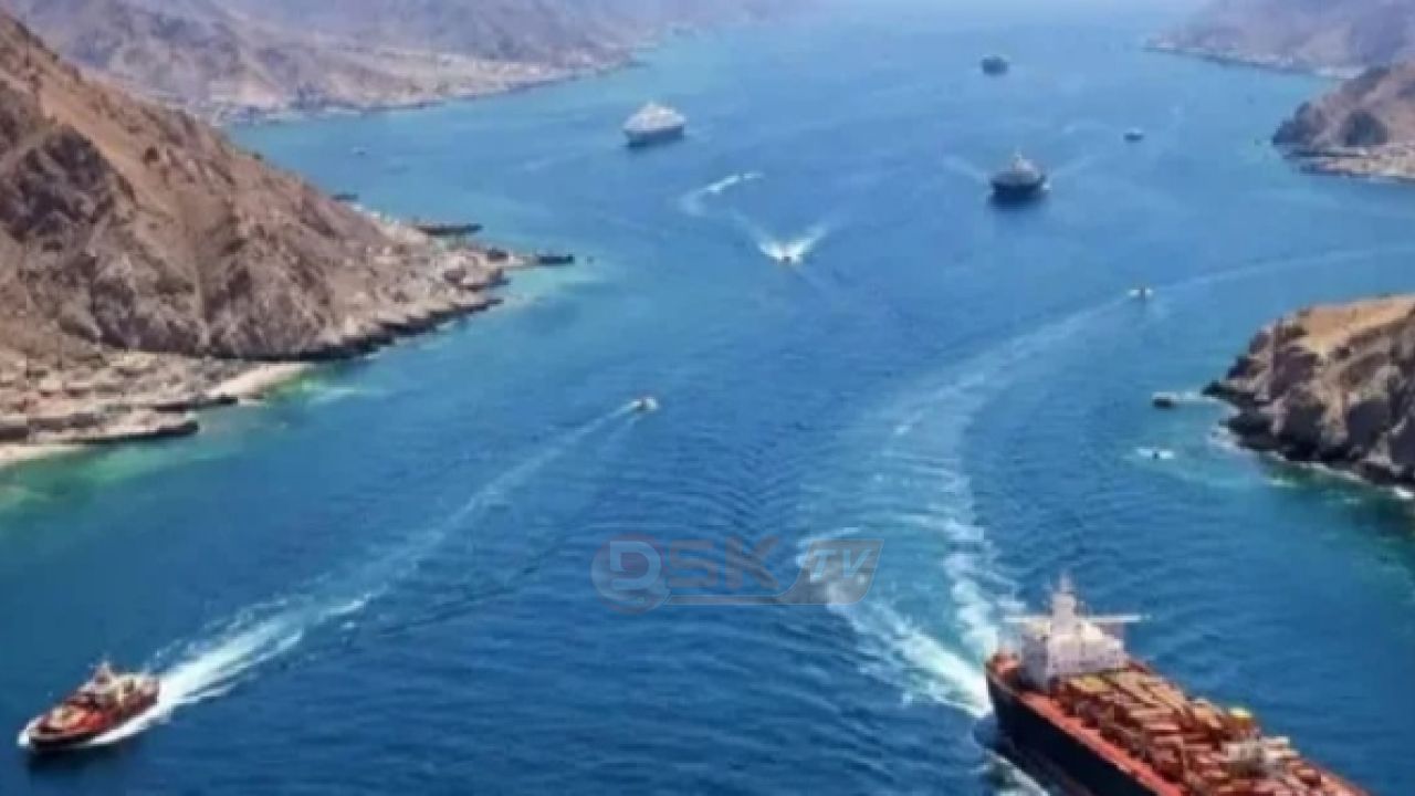 যু'দ্ধবিরতি চুক্তি: হরমুজ প্রণালিতে জাহাজ চলাচলে টোল নেবে দুই দেশ