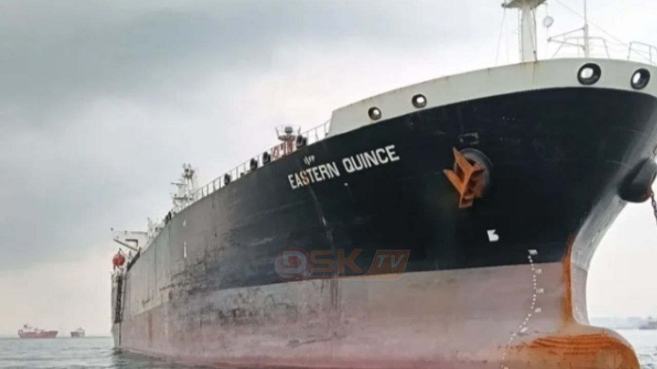 চট্টগ্রাম বন্দরে ৫১ হাজার মেট্রিক টন জ্বালানি তেল পৌঁছেছে