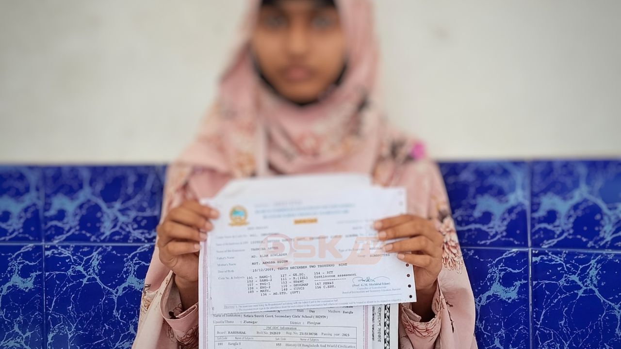 বাল্যবিবাহ থেকে রক্ষা পেতে এসএসসি পরীক্ষার্থী তহমিনার থানায় অবস্থান