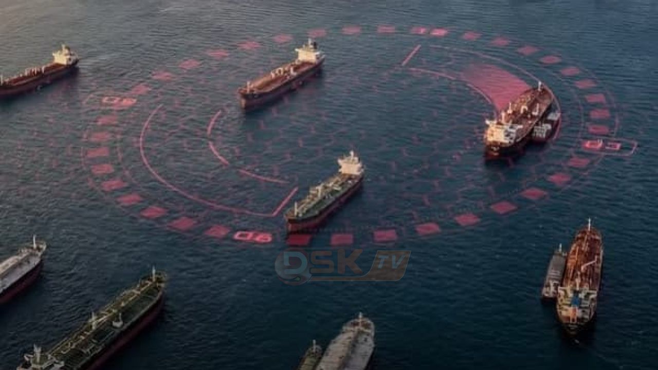 মার্কিন অব'রোধ উপেক্ষা করেই হরমুজ পার হচ্ছে ইরানের পতাকাবাহী জাহাজ