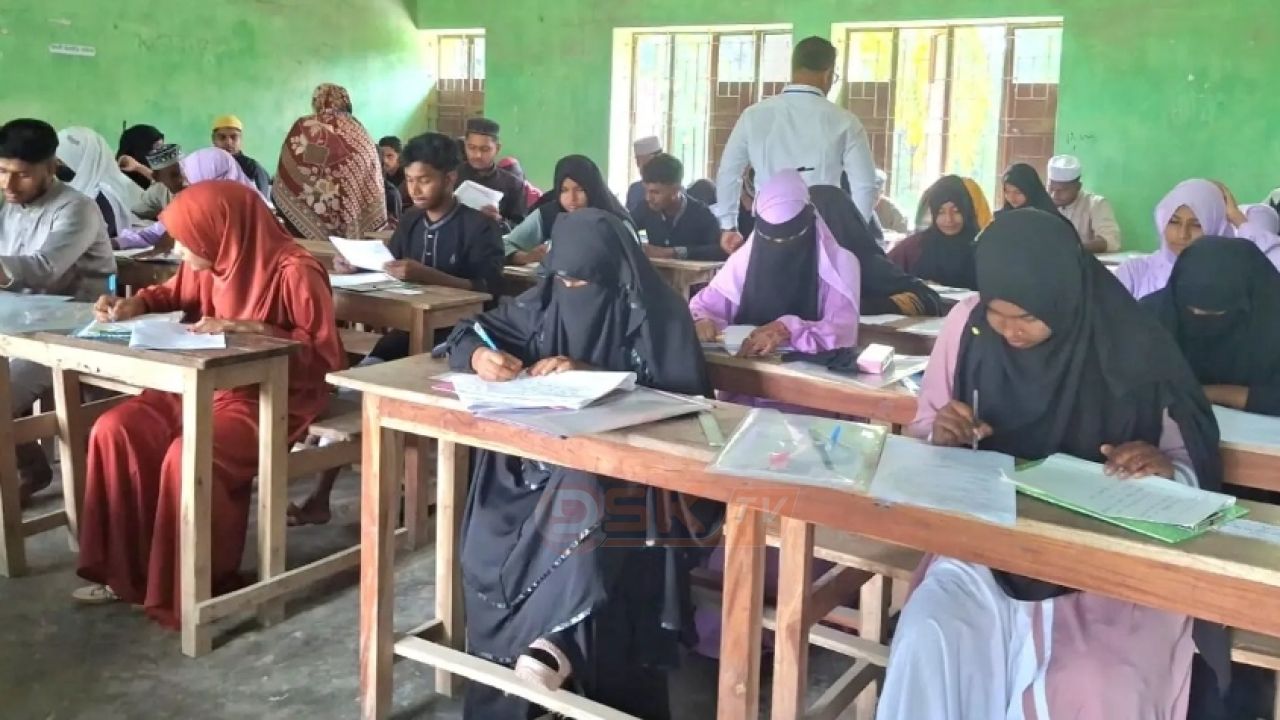 ভুরুঙ্গামারীতে শান্তিপূর্ণ পরিবেশে এসএসসি পরীক্ষা অনুষ্ঠিত