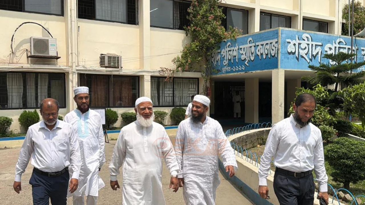 মিরপুরে এসএসসি পরীক্ষাকেন্দ্র পরিদর্শনে বিরোধীদলীয় নেতা