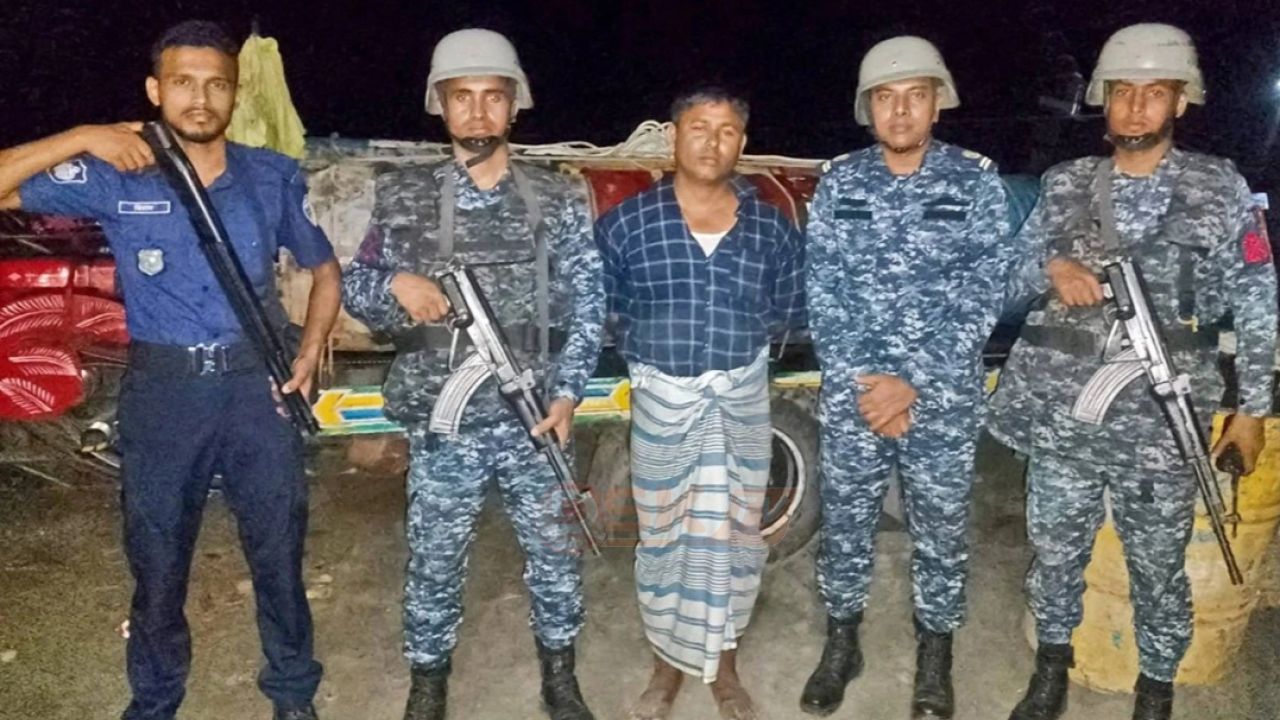 হাতিয়ায় নদীর ঘাটে লুকানো ২৭শ’ লিটার ডিজেল জব্দ, আ'টক ১