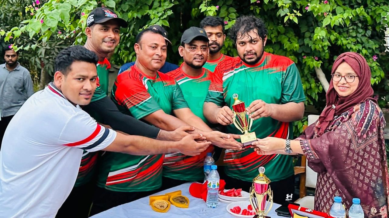 মতলব দক্ষিণ প্রশাসন ও মতলব উত্তর প্রশাসনের প্রীতি ক্রিকেট ম্যাচ অনুষ্ঠিত 