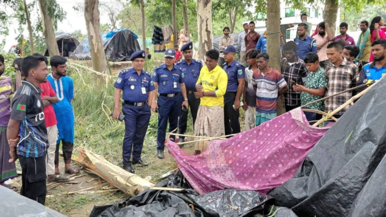 কালবৈশাখীর তা'ণ্ডবে ঝরে গেল প্রাণ: পলিথিনের ছাউনিতে চাপা পড়ে অন্তঃসত্ত্বার মৃ/ত্যু