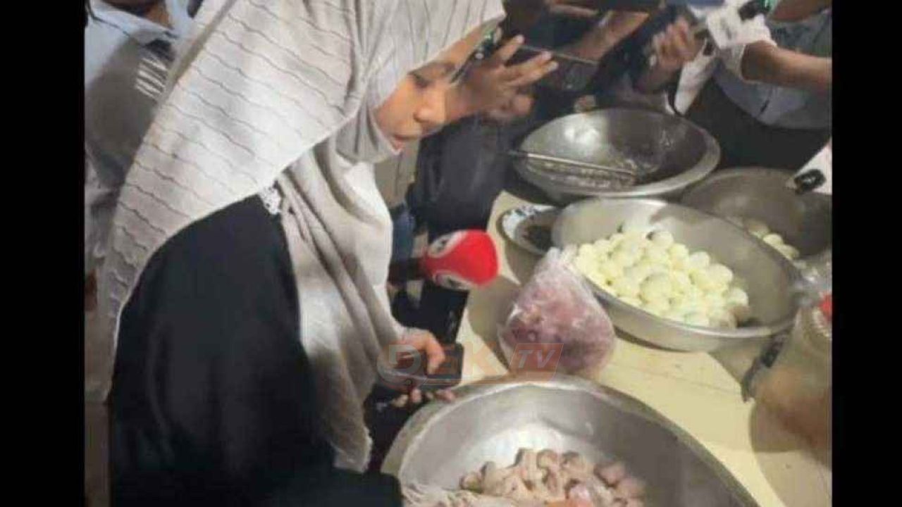 পচা মাংস রান্না হচ্ছিল ডাকসু ভবনের ক্যাফেটেরিয়ায়, হাতেনাতে ধরলেন জুমারা