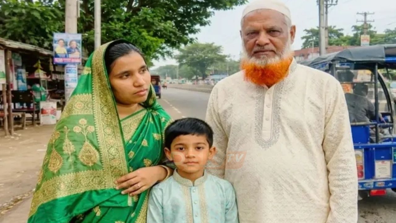 এক দুর্ঘট'নায় বাবা ও সন্তান হারা'লেন রিক্তা, হাসপাতালের বেডে এখনো খুঁজছেন আপনজনদের
