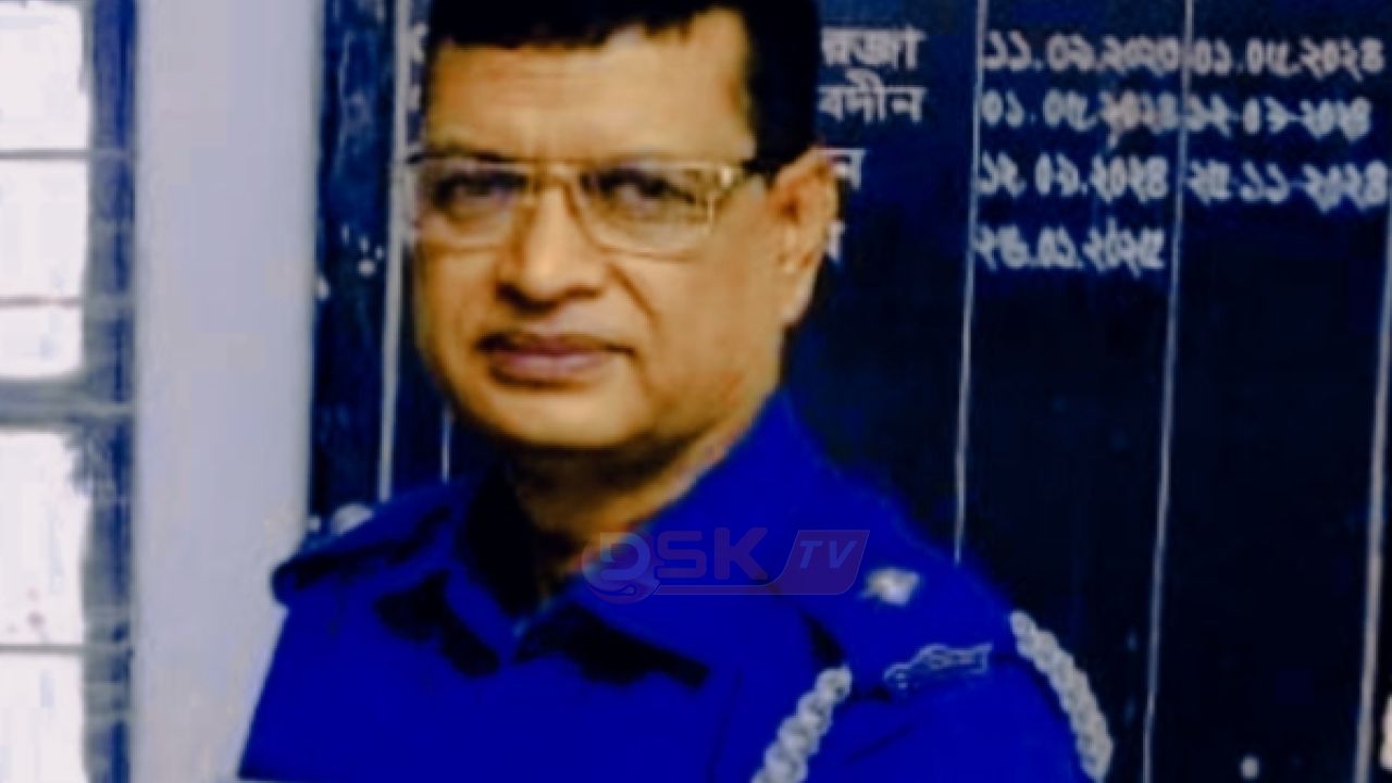নোয়াখালী হাতিয়া কিশোরী ধ'র্ষণের অভিযোগ উঠার পর লাপাত্তা জাহাজমারা পুলিশ তদন্ত কেন্দ্রে'র আইসি খোরশেদ আলম