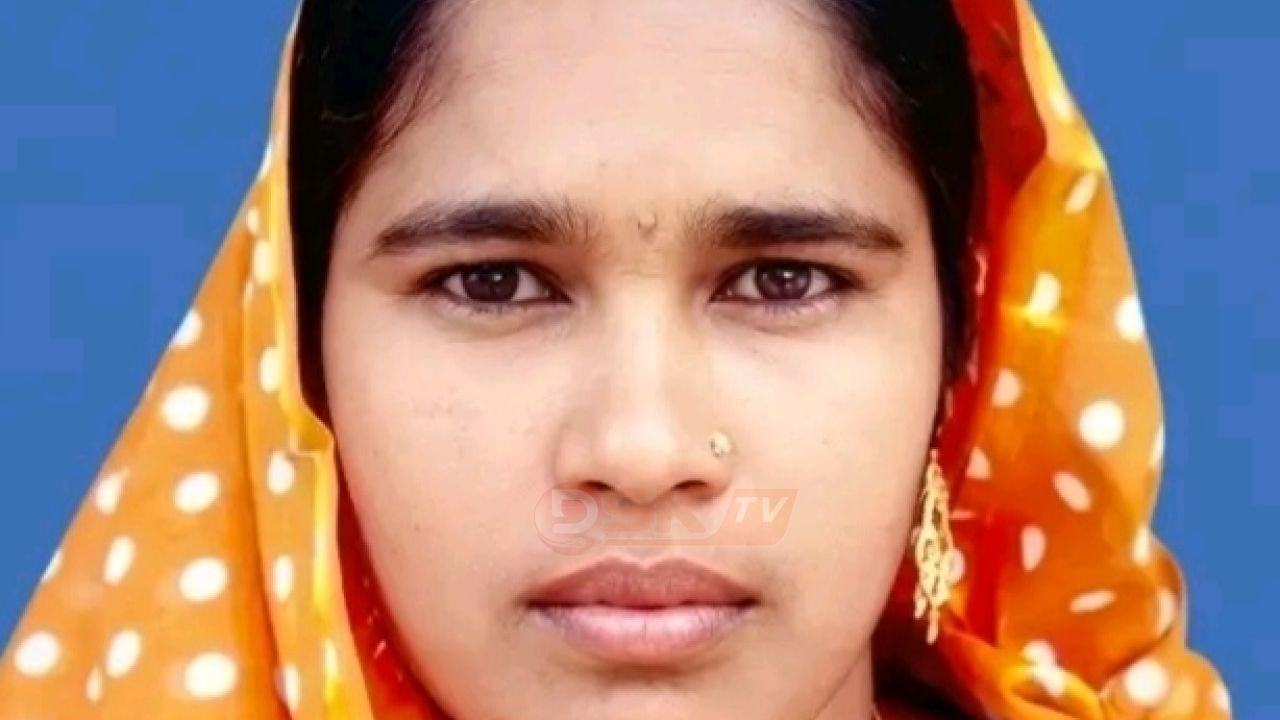 ভূরুঙ্গামারীতে ফ্যানের সুইচ অন করতে গিয়ে বিদ্যুৎস্পৃষ্টে নারী ইউপি সদস্যের মর্মা'ন্তিক মৃ'ত্যু