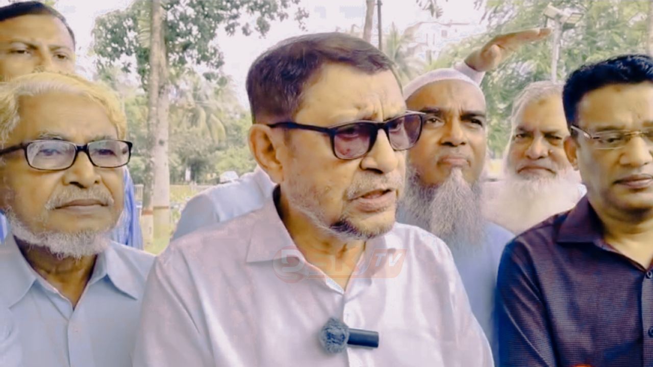 নোয়াখালী সদর হাসপাতালে হঠাৎ পরিদর্শনে স্বাস্থ্যমন্ত্রী, তত্ত্বাবধায়ক প্রত্যাহার 