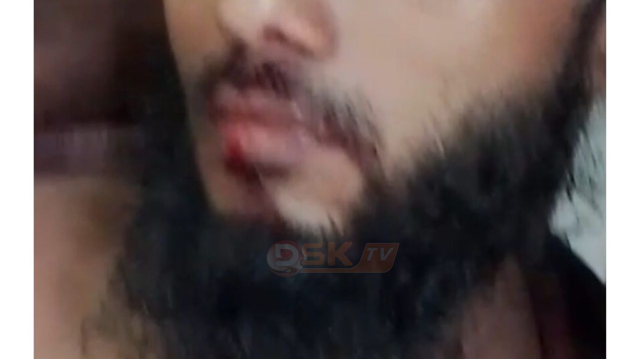 পূর্ব শএু'তার জেরে এক স্কুলশিক্ষকের ওপর হাম'লার অভিযোগ উঠেছে