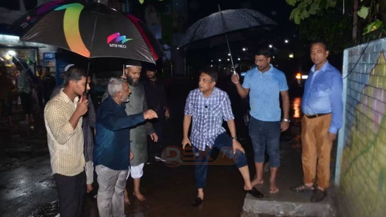 প্রশংসায় ভাসছেন বগুড়া সিটি করপোরেশন প্রশাসক এম.আর ইসলাম.স্বাধীন. জলবদ্ধতা কাজ ভিডিও ভাইরাল 