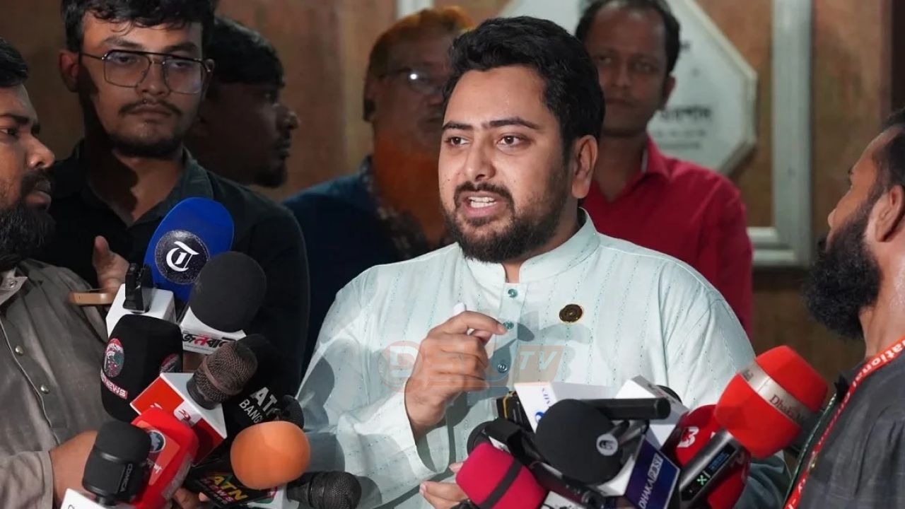 হাসিনার জন্য ফাঁ'সির দড়ি অপেক্ষা করছে: নাহিদ ইসলাম