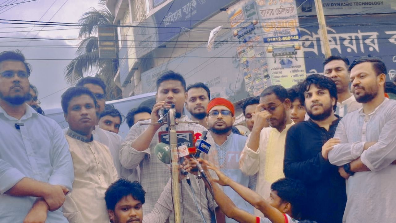 জুলাইয়ের আগেও ভোট চু'রি ছিল, জুলাইয়ের পরেও ভোট চু'রি হয়েছে: নোয়াখালীতে হাসনাত আব্দুল্লাহ