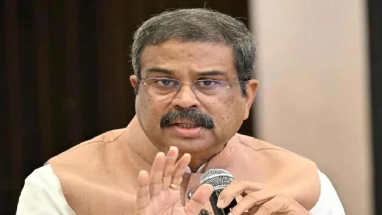 আন্দোলনের প্রথম দিনেই পদত্যাগের ইচ্ছা প্রকাশ করেছিলেন ধর্মেন্দ্র প্রধান