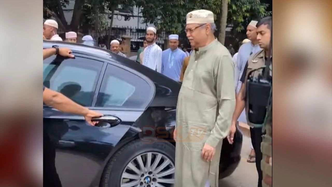 গাড়িতে উঠছিলেন চুপ্পু, পেছন থেকে শব্দ এলো ‘চোর’