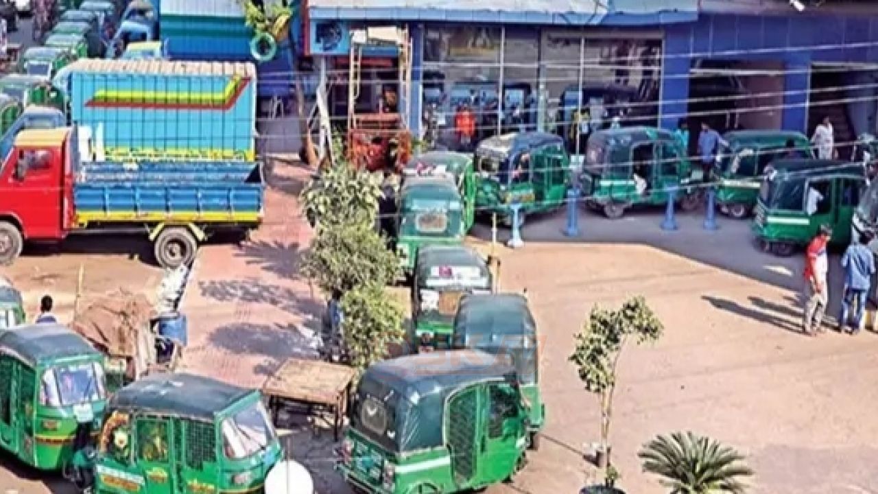 ১০০ টাকা ঘুষে মাত্র ১২০ টাকার গ্যাস, ধুঁকছে সিএনজি স্টেশন
