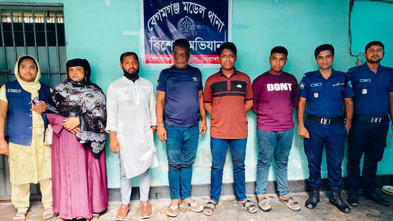 নোয়াখালীতে তরুণীদের দিয়ে পর্নো ভিডিও তৈরি: স্বামী-স্ত্রী,দুই ছেলেসহ ৫ জন গ্রেপ্তার,৪ তরুণী উদ্ধার