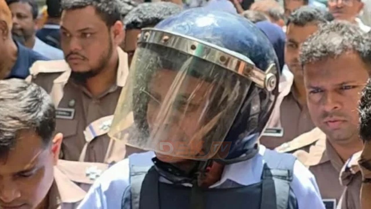 গাজীপুর-৫ আসনের সাবেক এমপি আক্তারুজ্জামান ৩ দিনের রি'মান্ডে