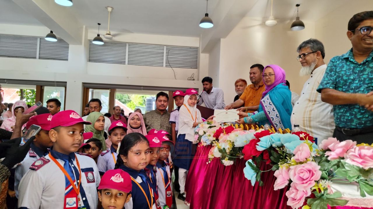 মতলব দক্ষিণে কিন্ডারগার্টেন অ্যাসোসিয়েশনের বৃত্তি ও সনদ বিতরণ অনুষ্ঠান