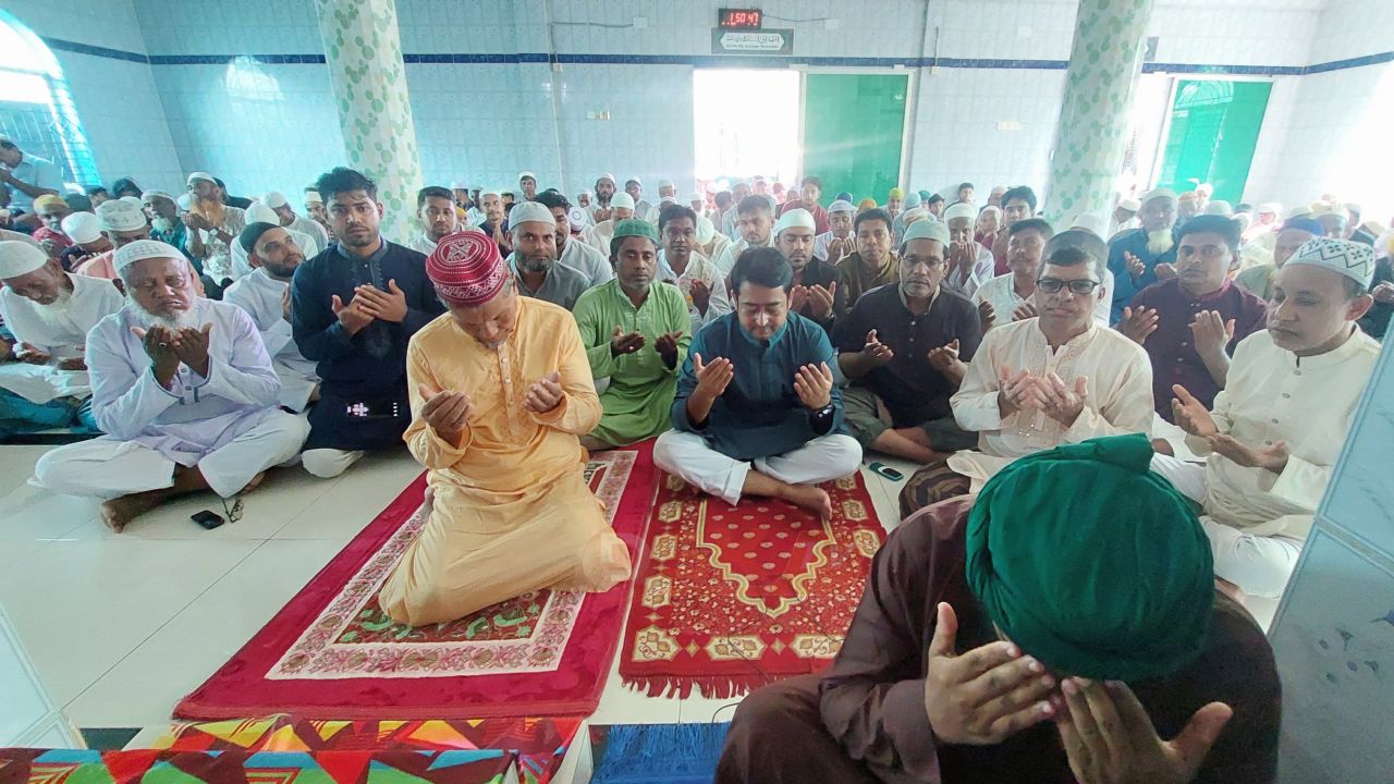 শিবগঞ্জে দেশ,জাতি ও জিয়া পরিবারের জন্য দোয়া মাহফিল অনুষ্ঠিত ।