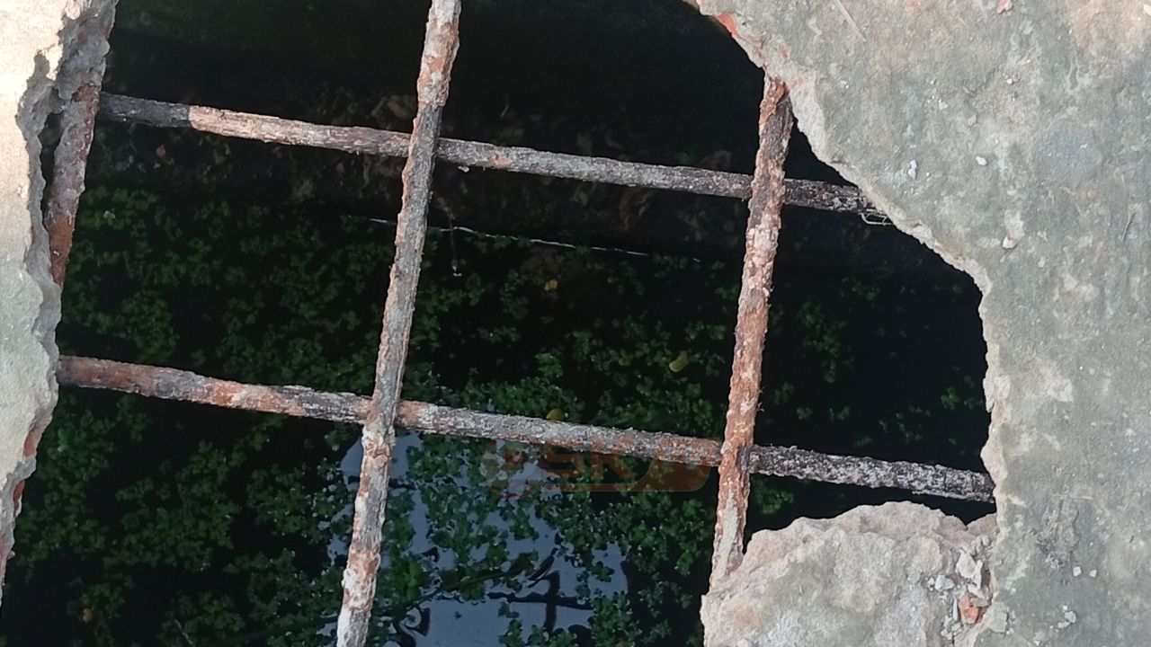 দেবিদ্বারের জিন্নতপুরে কালভার্ট ভেঙে বেহাল অবস্থা