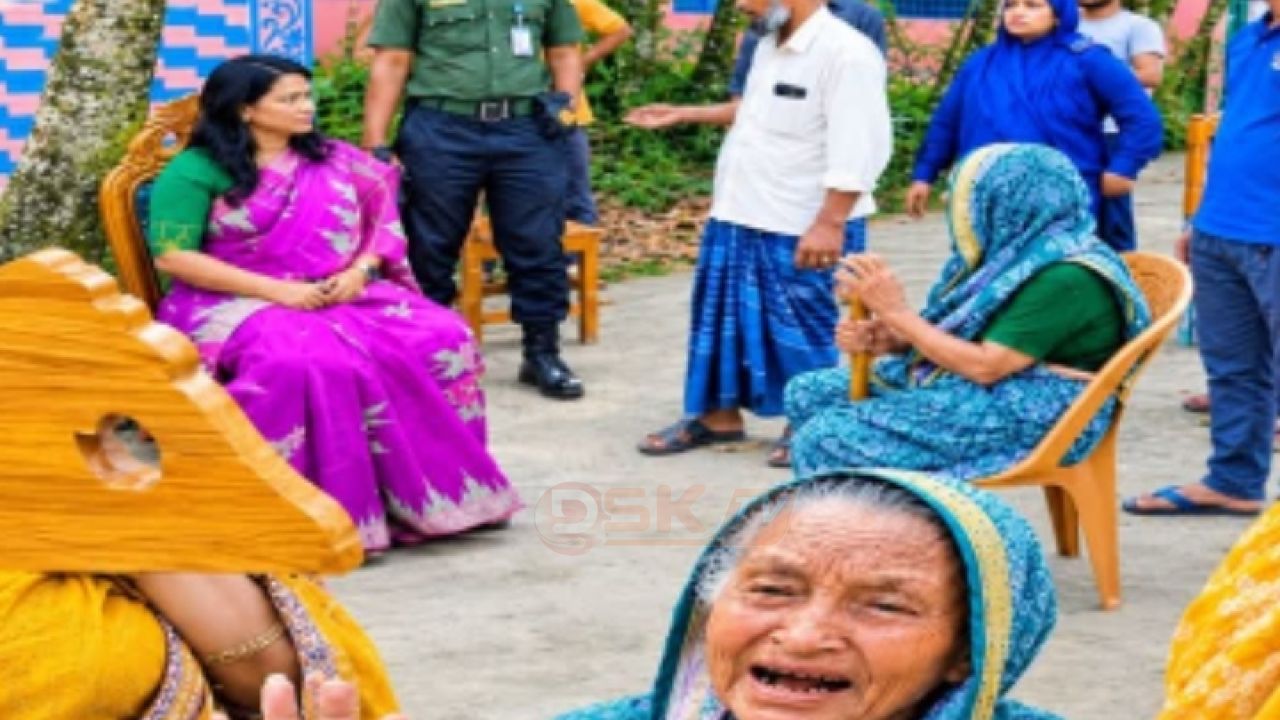 ছয় ছেলের পাকা বাড়ি, তবুও আশ্রয় হয়নি ৮৫ বছরের অসুস্থ মায়ের! 